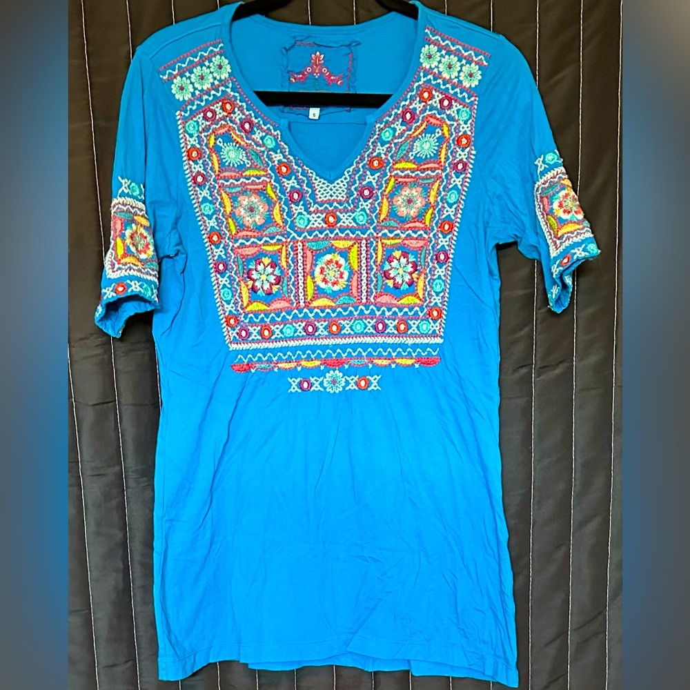 JW Los Angeles Blue Embroidered Short Sleeve Tunic Top - size S